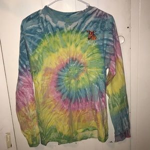 cute tye dye long sleeved tee!